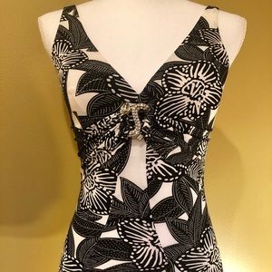 SALE•Beautiful Top w Center Crystal Snake